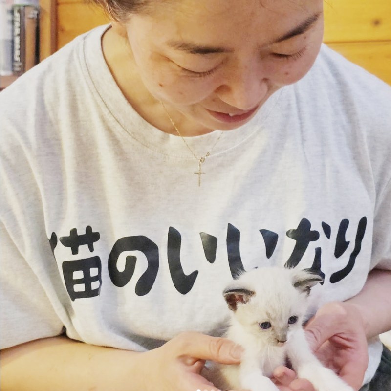 Instagram投稿:寝不足なのに、笑顔でお世話をしてくれていました。お世話と愛情で元気になってきました